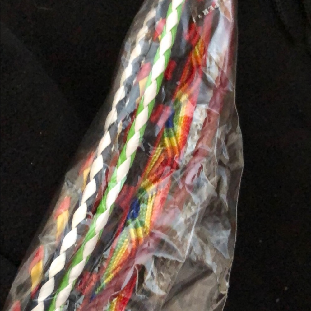 Pack of tie bracelets